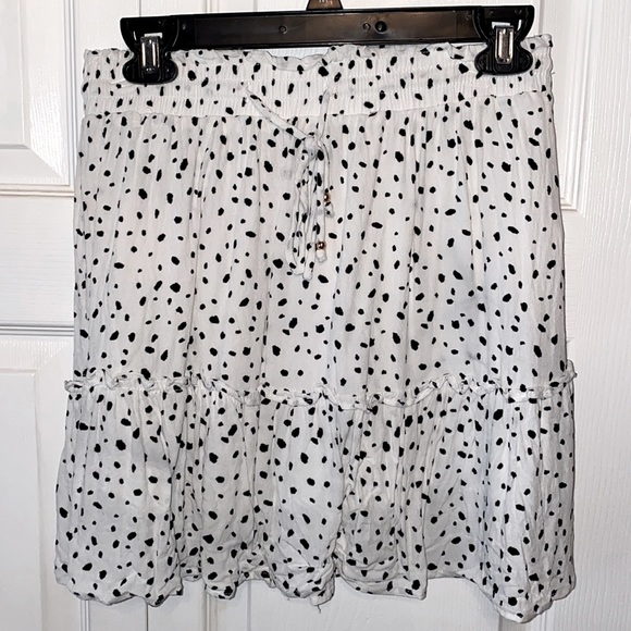 Boutique Crescent white and black Polka-dot Skirt - Picture 4 of 5